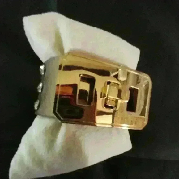 Statement Gold Turnlock Rhinestone Cuff - Picture 5 of 10